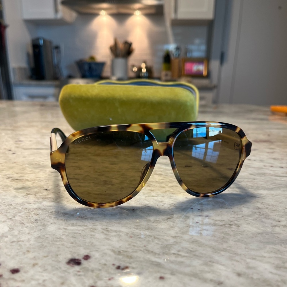 Women’s Gucci Aviator Sunglasses